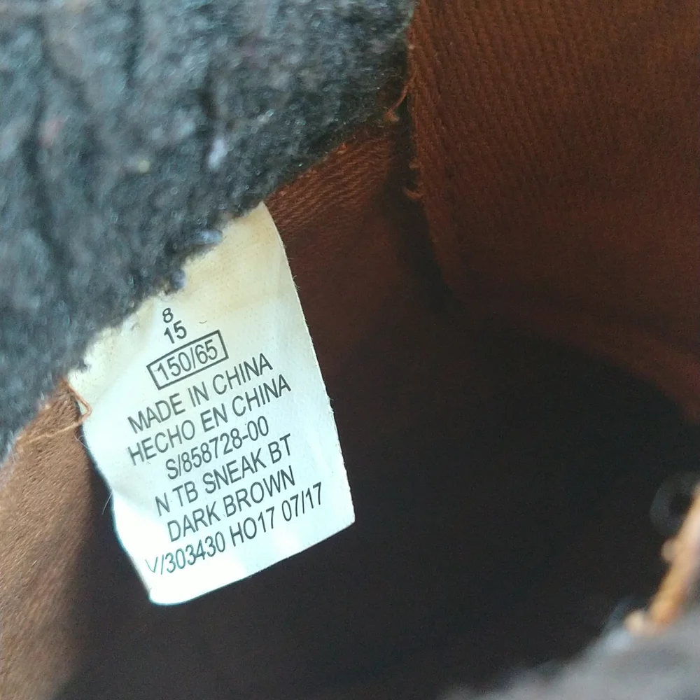 SIZE8: OLD NAVY KIDS BOOTS